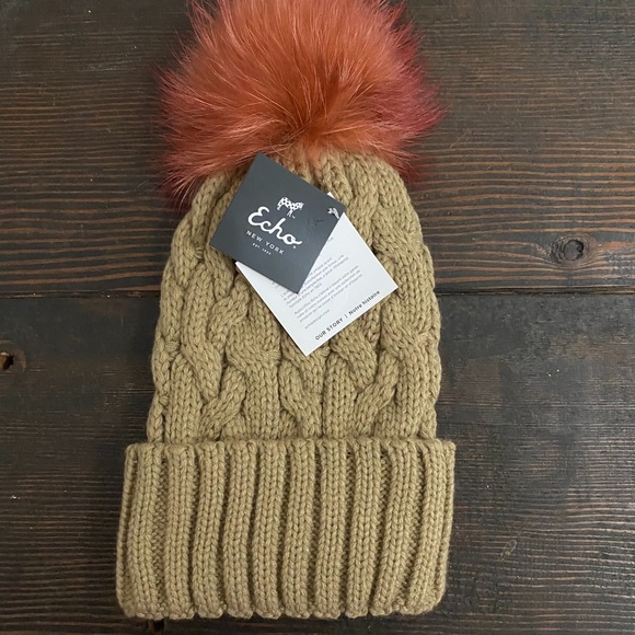 Echo New York Cable Knit Fur Pom Hat NWT OS - Picture 1 of 5